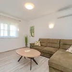 Hébergement de vacances Family Friendly House With A Parking Space Ninski Stanovi, Zadar - 23619 *