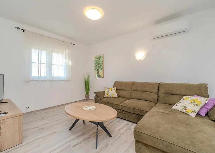 بيت للعطل Family Friendly House With A Parking Space Ninski Stanovi, Zadar - 23619 *
