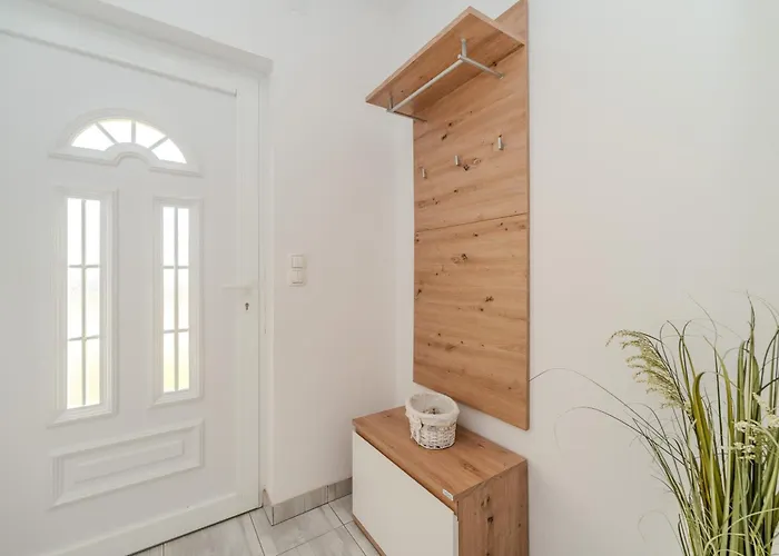 Family Friendly House With A Parking Space Ninski Stanovi, Zadar - 23619 بيت للعطل *