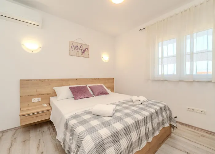 Family Friendly House With A Parking Space Ninski Stanovi, Zadar - 23619 *