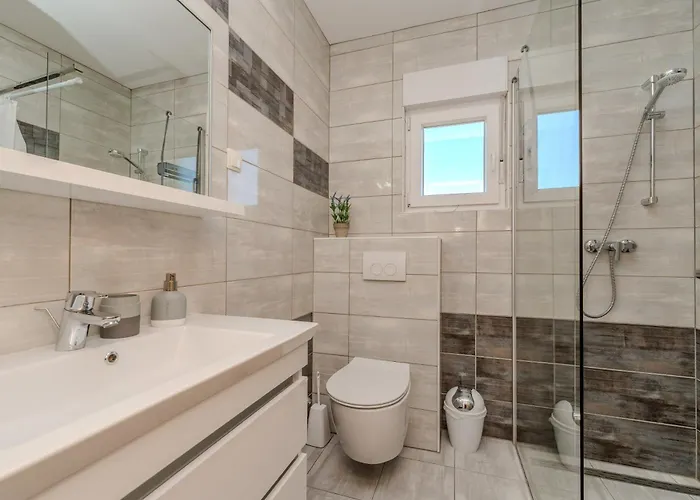 Family Friendly House With A Parking Space Ninski Stanovi, Zadar - 23619 بيت للعطل *