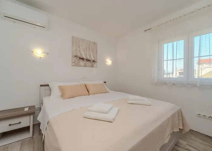 بيت للعطل Family Friendly House With A Parking Space Ninski Stanovi, Zadar - 23619 *