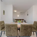 別荘 Family Friendly House With A Parking Space Ninski Stanovi, Zadar - 23619 ニン