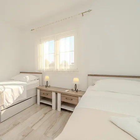 Family Friendly House With A Parking Space Ninski Stanovi, Zadar - 23619 Dom wakacyjny Nin