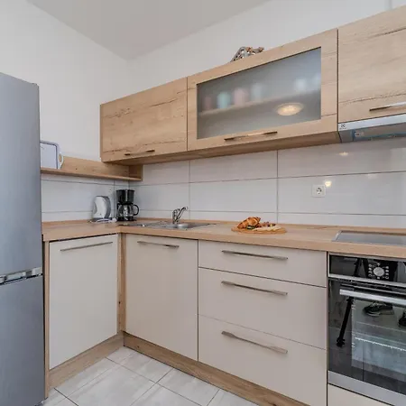 Family Friendly House With A Parking Space Ninski Stanovi, Zadar - 23619 * Nin